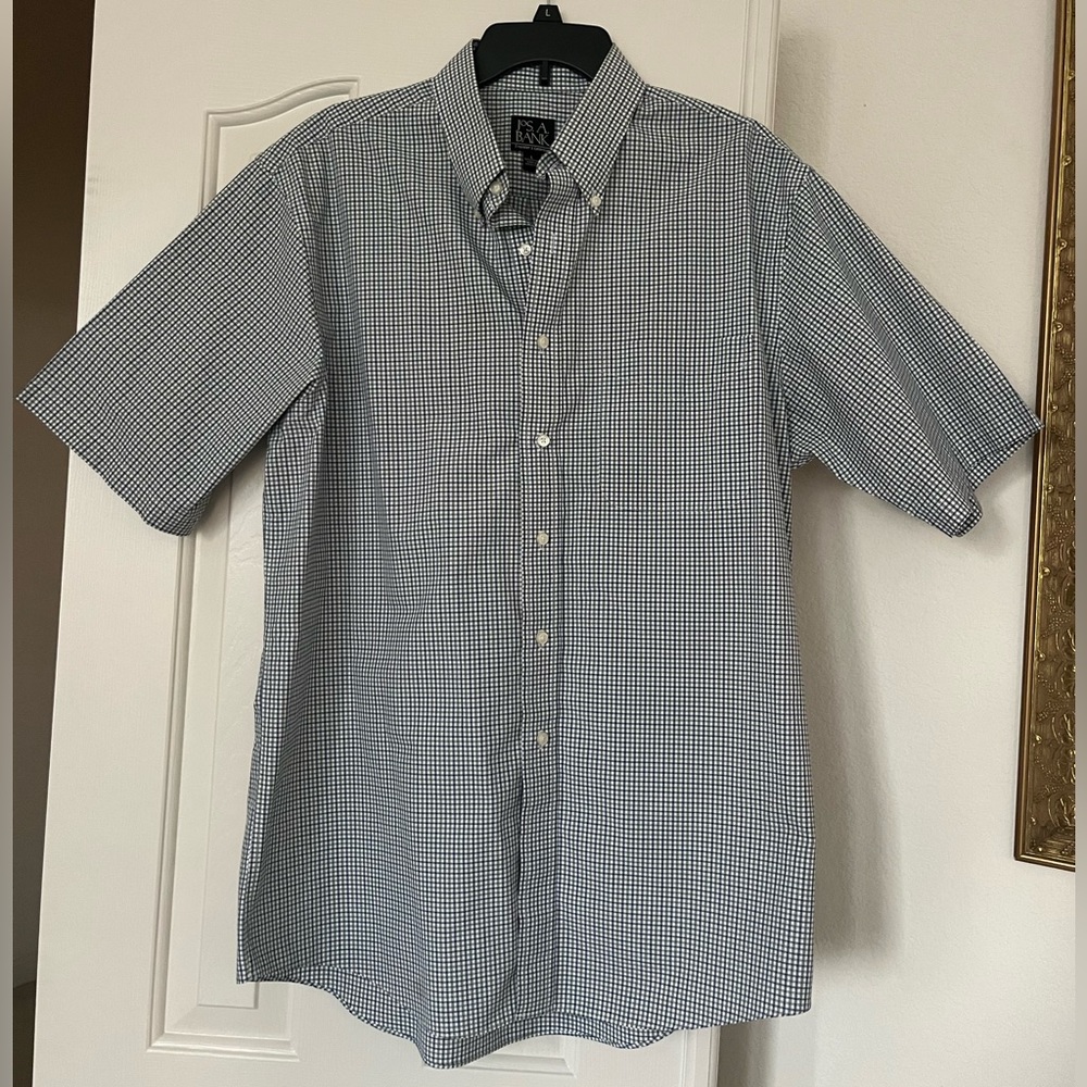 Men’s JoS A. Bank short sleeve button down shirt size L